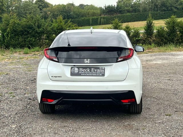 Honda Civic 1.8 I-vtec Se Plus White #6