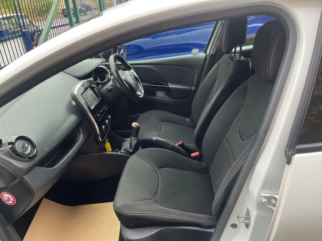 Renault Clio Black #11