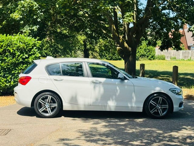 BMW 1 Series 1.5 118I Gpf Sport Hatchback Euro White #4