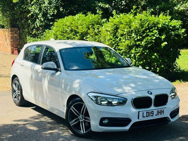 BMW 1 Series 1.5 118I Gpf Sport Hatchback Euro White #3