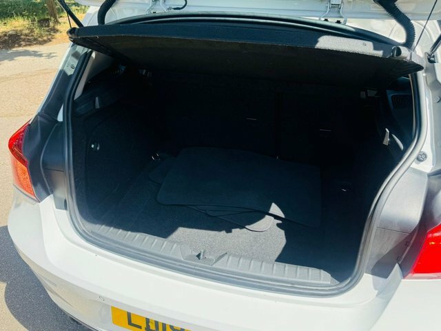 BMW 1 Series 1.5 118I M Sport 139 Bhp White #19