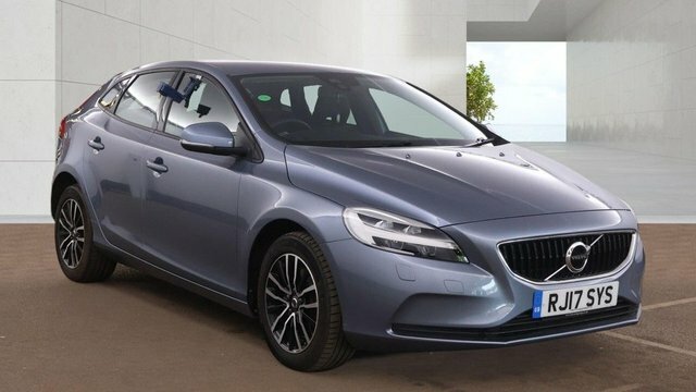 Volvo V40 1.5 T3 Momentum Hatchback Euro 6 Blue
