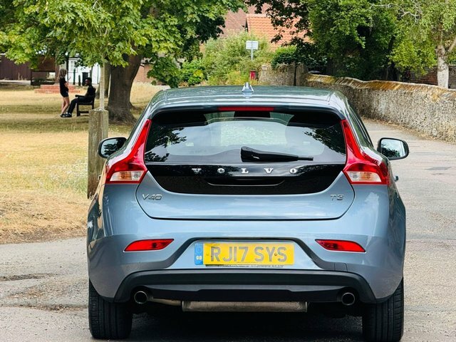 Volvo V40 1.5 T3 Momentum Hatchback Euro 6 Blue #6