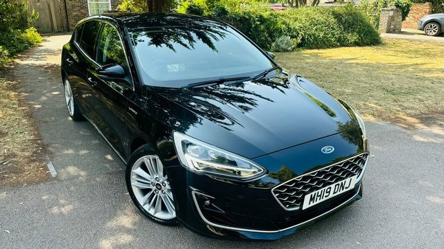 Ford Focus 1.0T Ecoboost Vignale Hatchback MH19DNJ Black #3