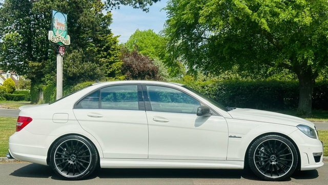 Mercedes-Benz C Class 6.3 C63 V8 Amg Edition 125 Saloon Spds White #5