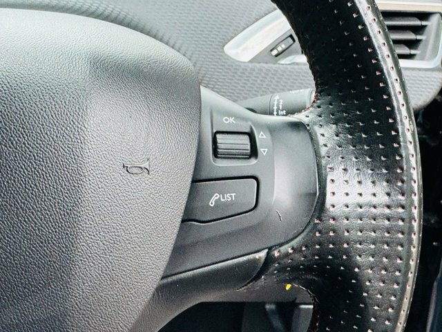 Peugeot 208 Hatchback Black #37