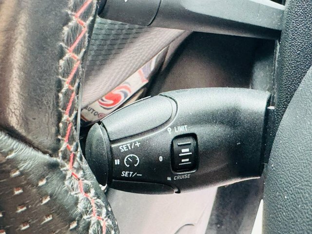 Peugeot 208 Hatchback Black #38