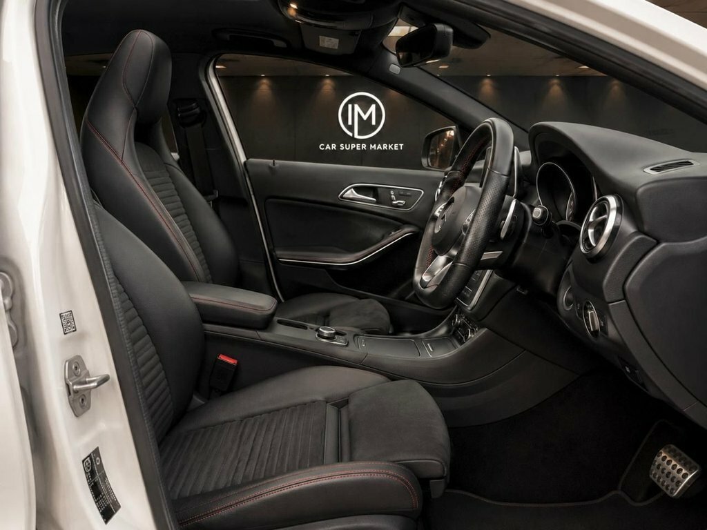 Mercedes-Benz GLA Class Gla 200 Se White #16