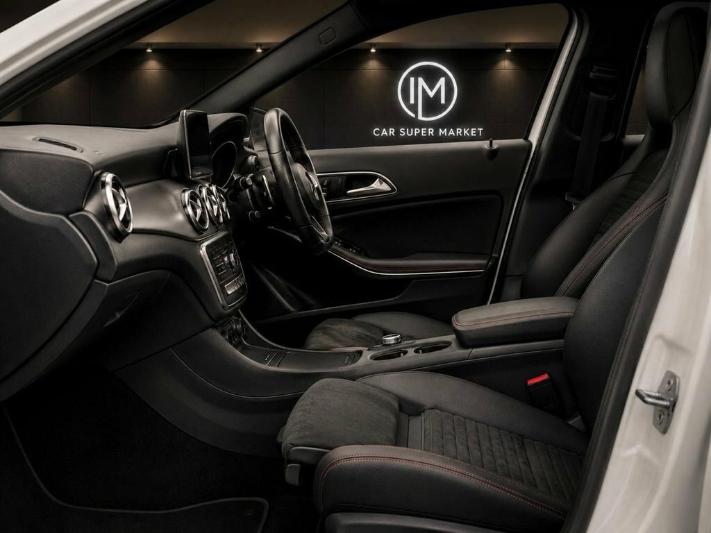 Mercedes-Benz GLA Class Gla 200 Se White #17