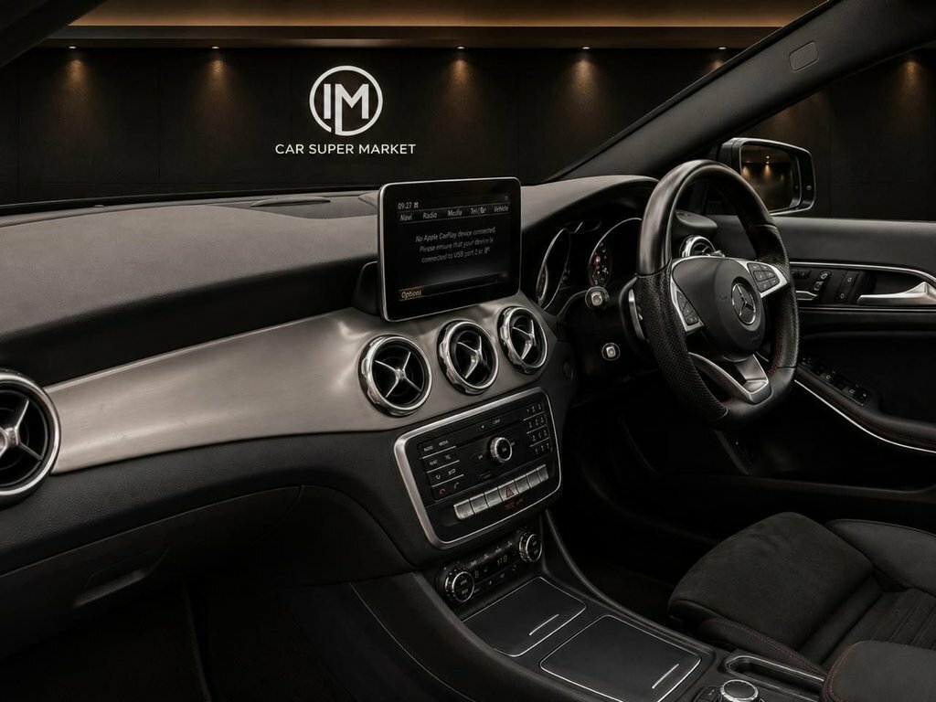 Mercedes-Benz GLA Class Gla 200 Se White #18