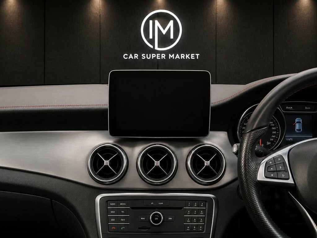 Mercedes-Benz GLA Class Gla 200 Se White #21