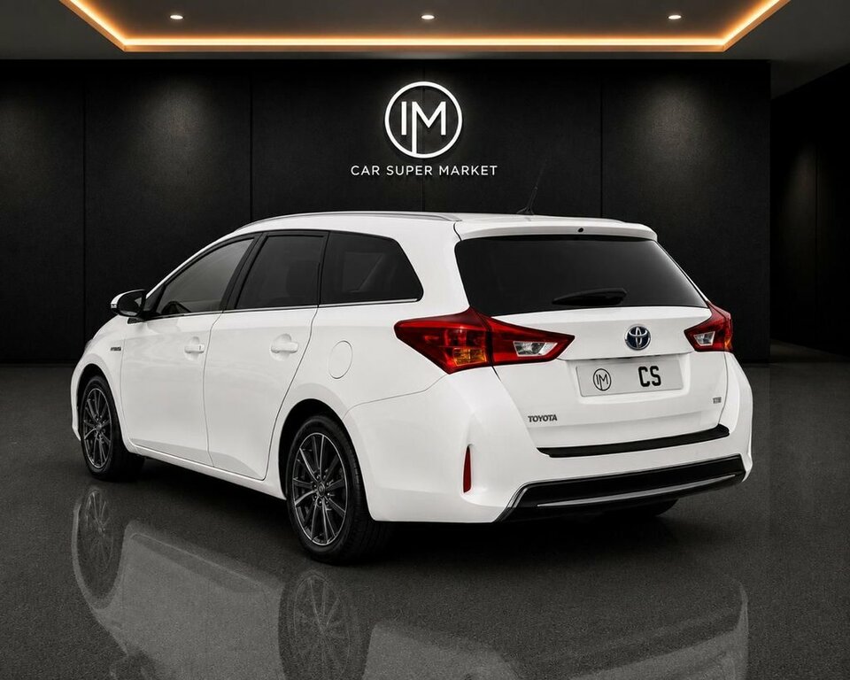 Toyota Auris 1.8L Icon White #4