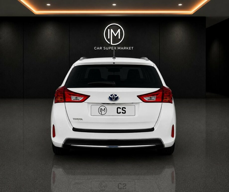 Toyota Auris 1.8L Icon White #6