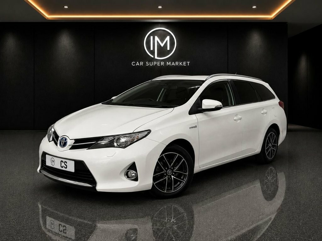 Toyota Auris 1.8L Icon White #3