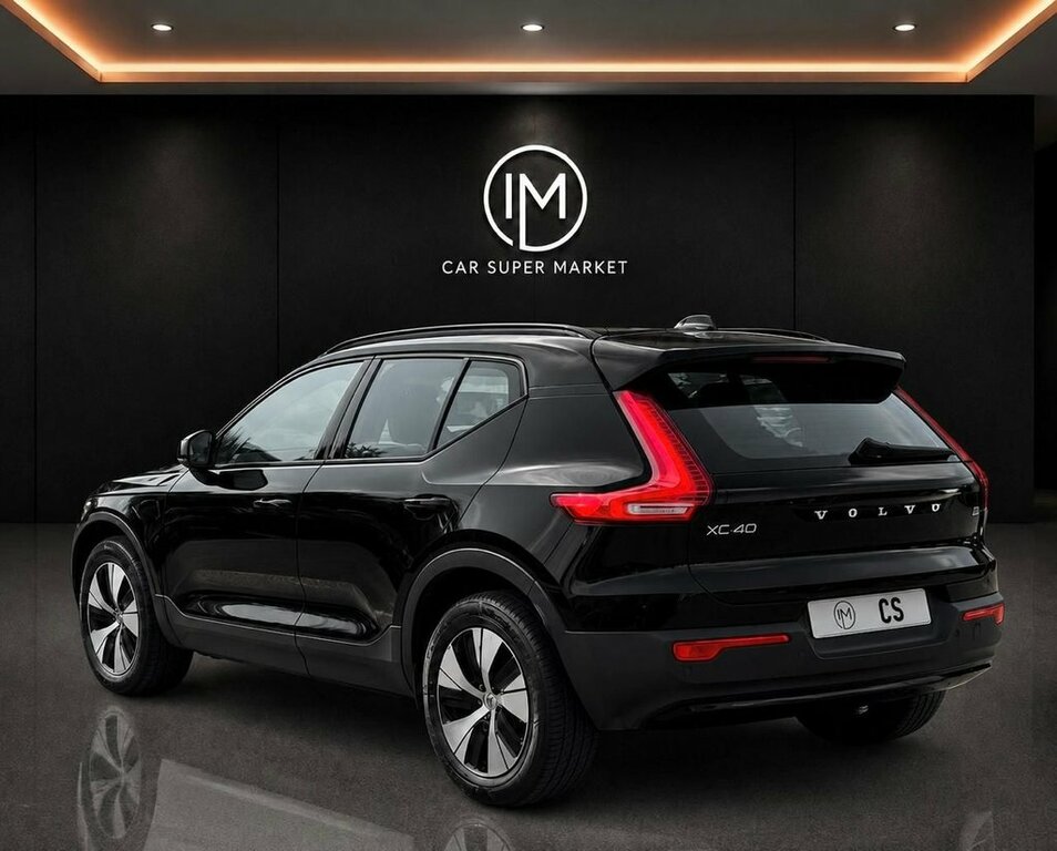 Volvo XC40 1.5L Plus Black #4