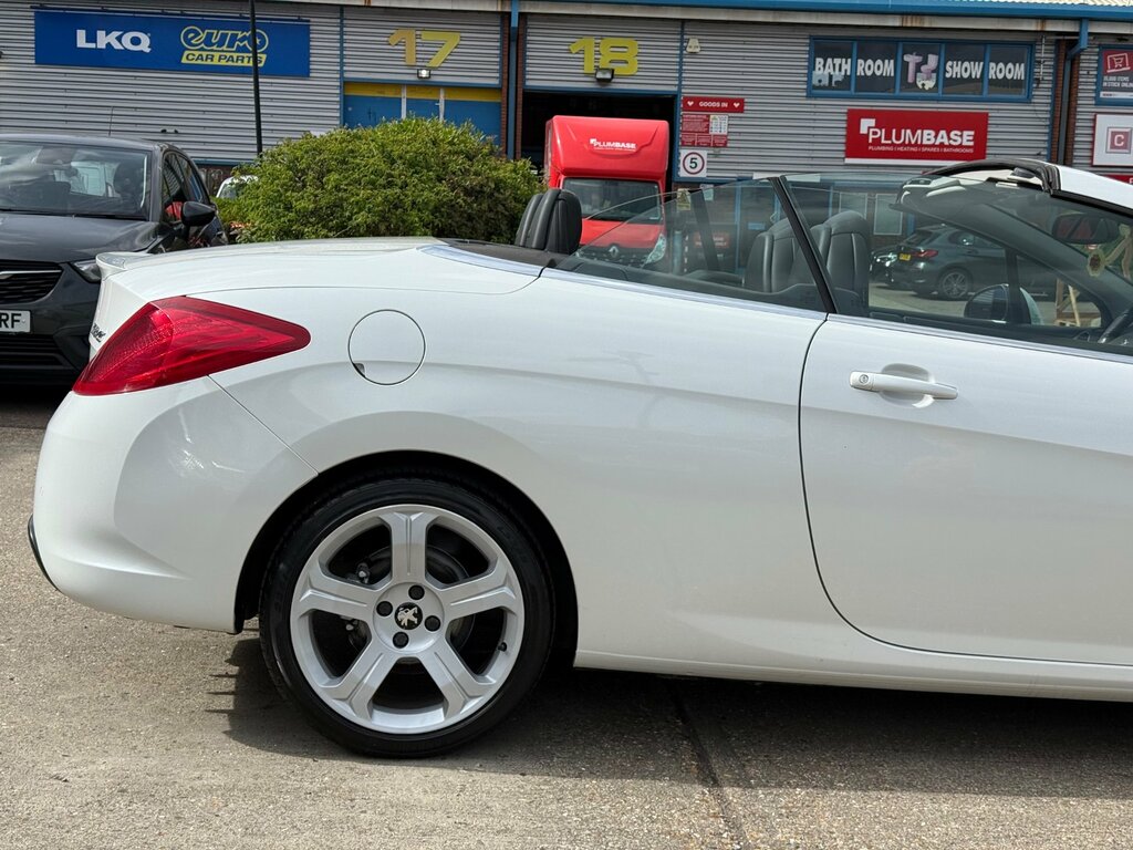 Peugeot 308 CC Cc Se Hdi 2-Door Black #28