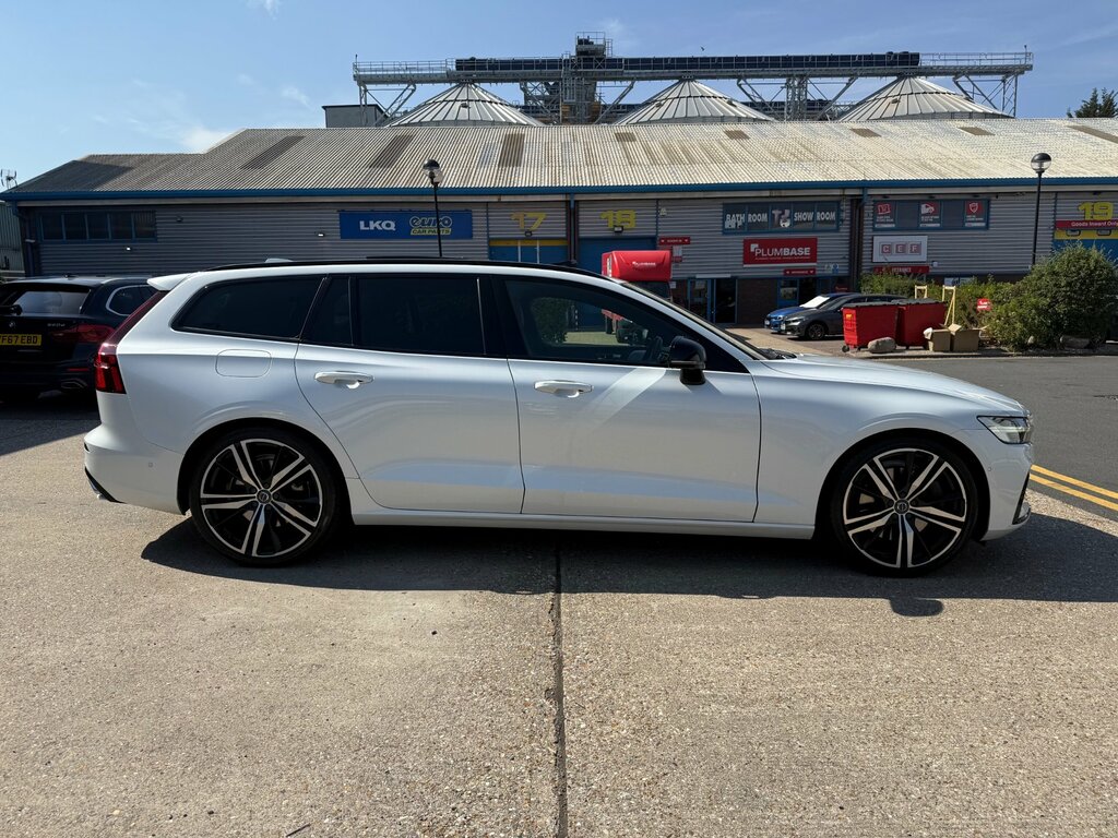 Volvo V60 2.0 T5 R-design Pro Estate Euro 6 White #3