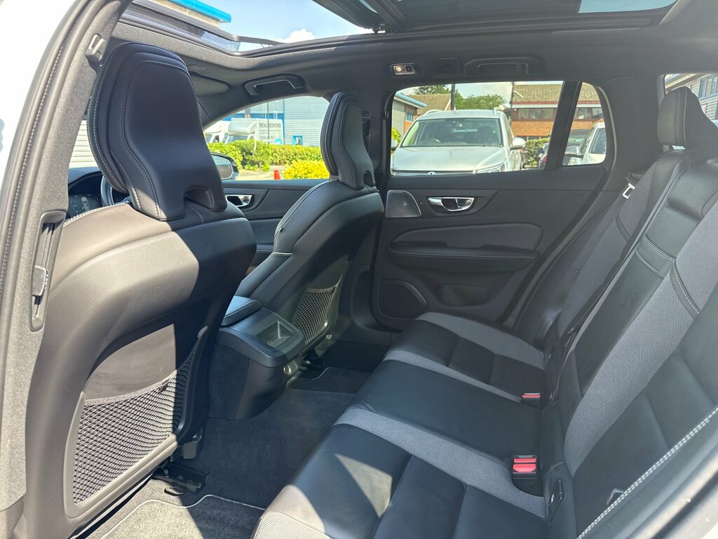 Volvo V60 D4 R-design #66