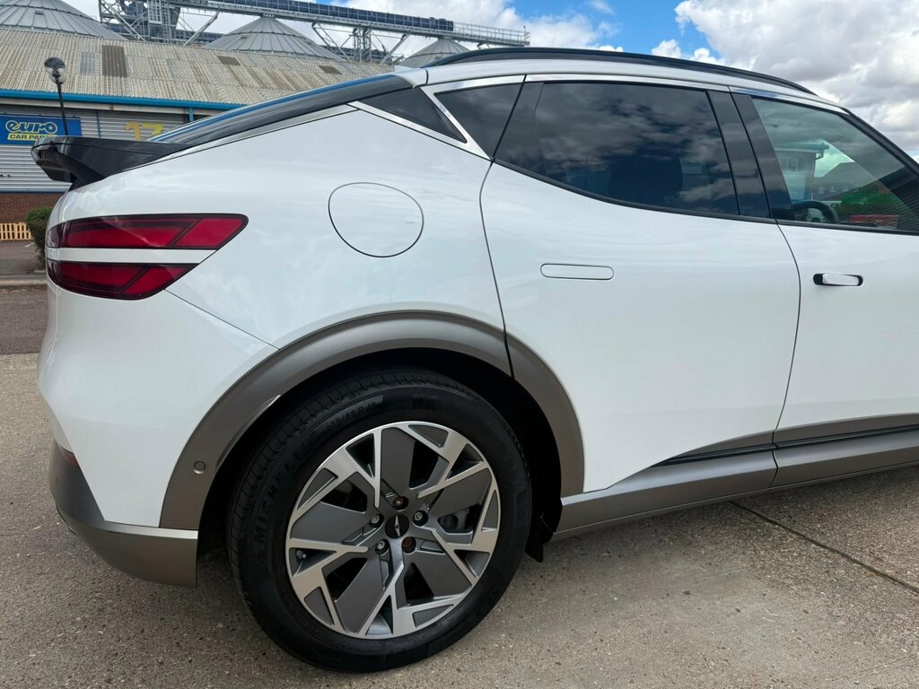 Genesis GV60 77.4Kwh Premium Suv 229 Ps White #69
