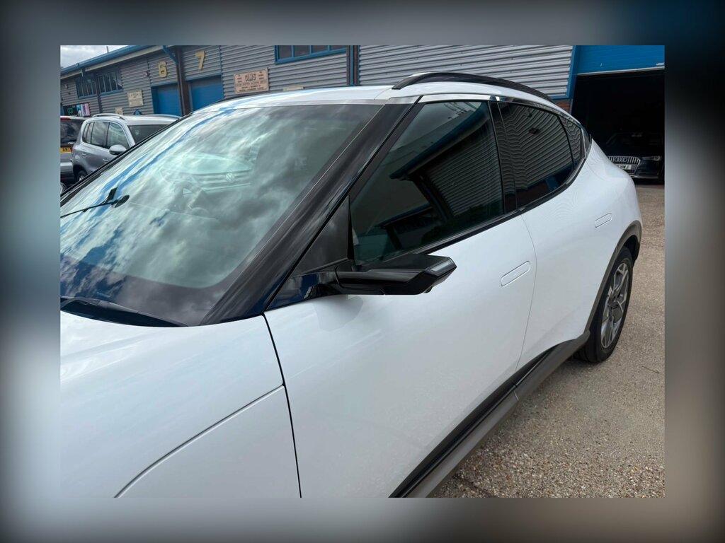 Genesis GV60 77.4Kwh Premium Suv 229 Ps White #58