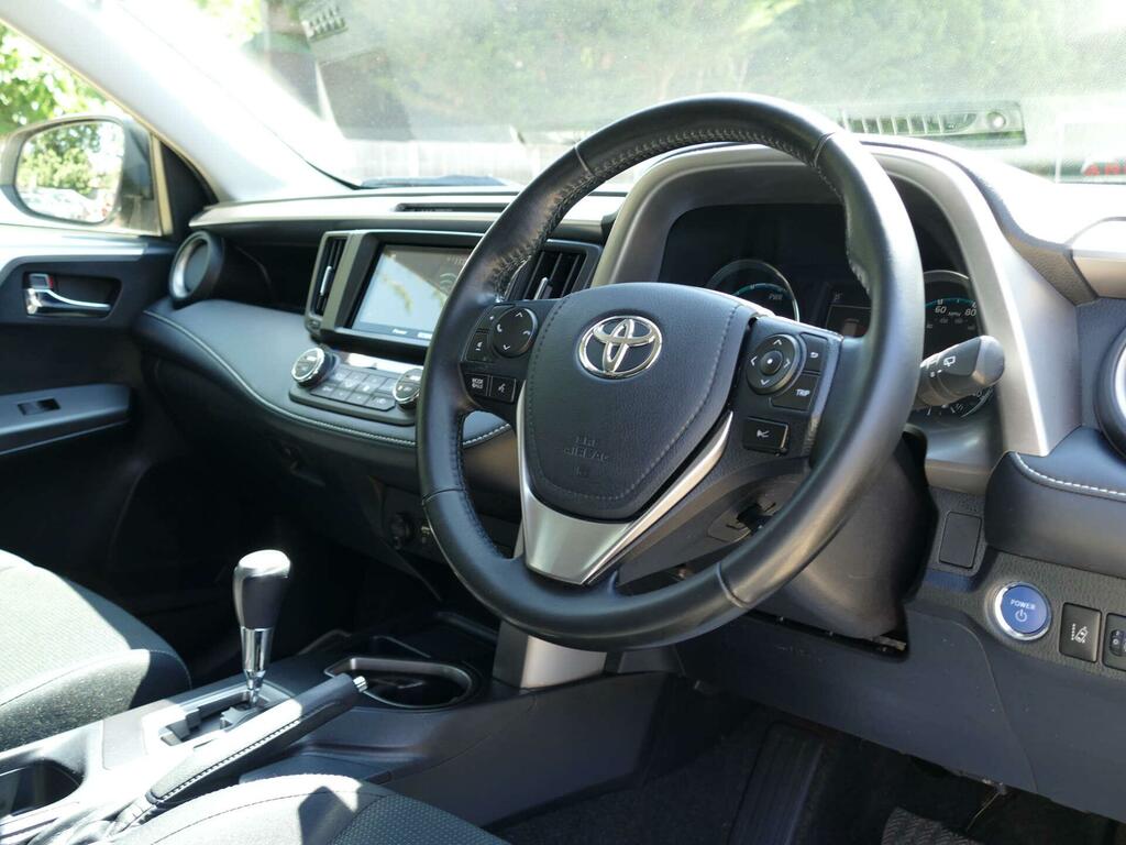 Toyota Rav 4 Icon White #3