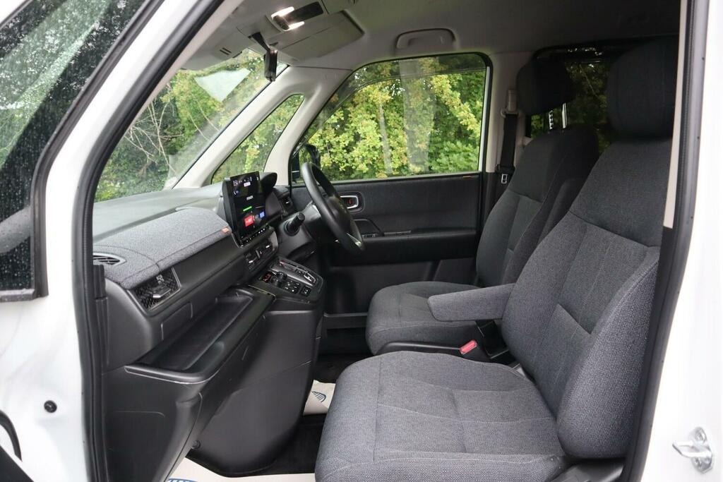 Honda StepWagon Mpv White #13