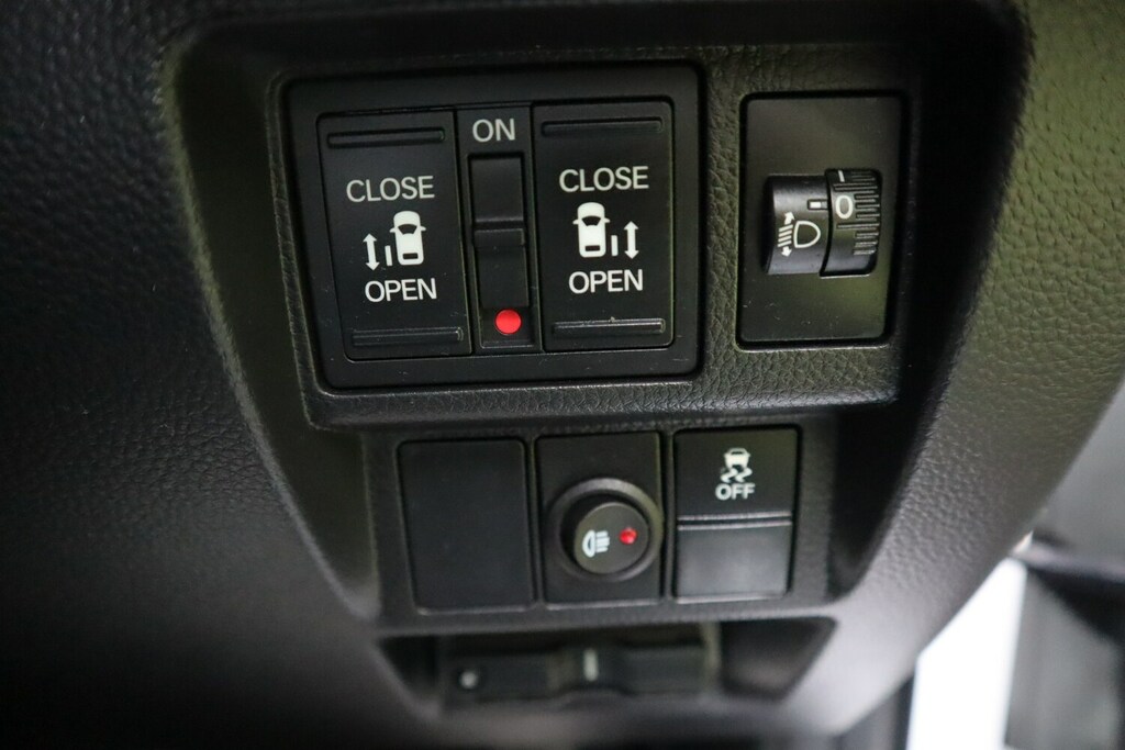 Honda StepWagon Mpv White #21