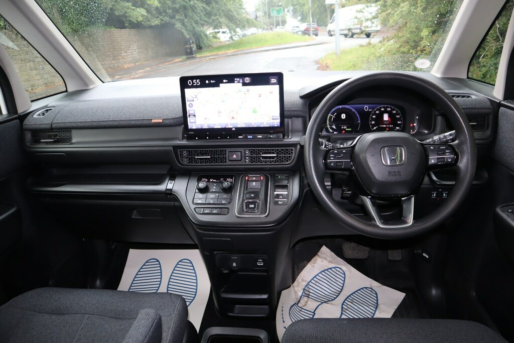 Honda StepWagon Mpv White #15