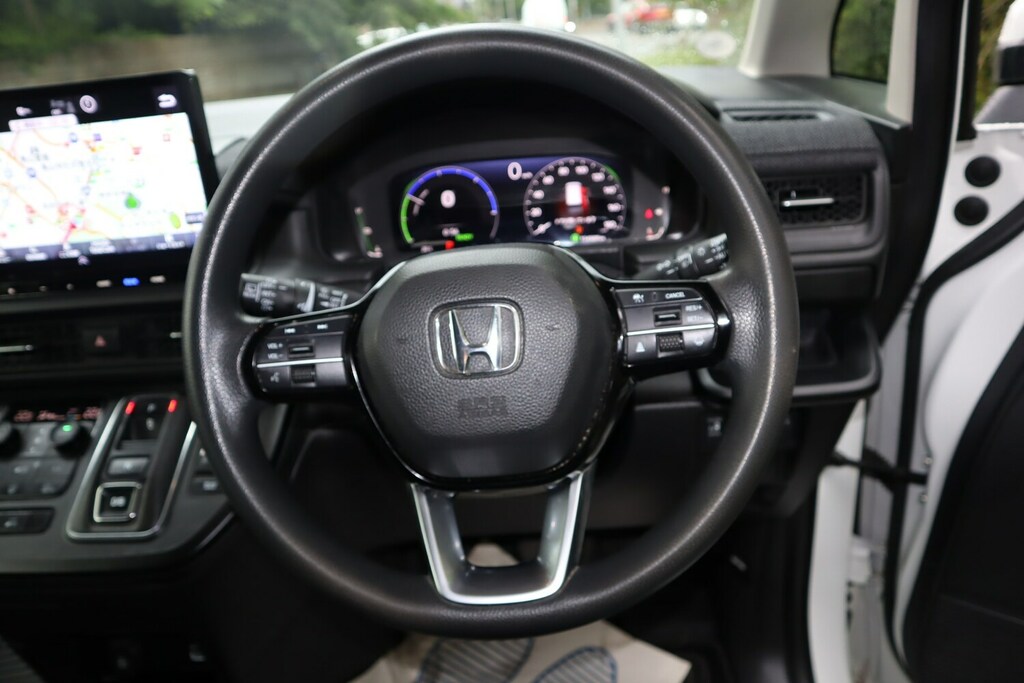 Honda StepWagon Mpv White #16