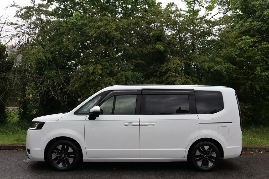 Honda StepWagon 2.0I V-tec Ehev Air Hybrid Atkinson-cycle 8S White #6