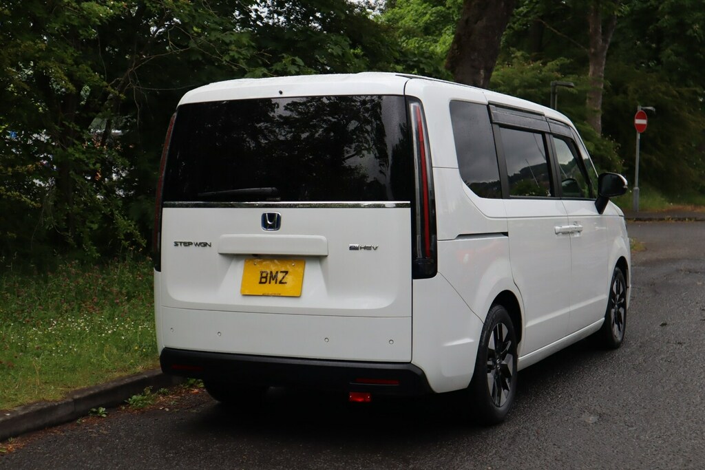 Honda StepWagon 2.0I V-tec Ehev Air Hybrid Atkinson-cycle 8S White #3