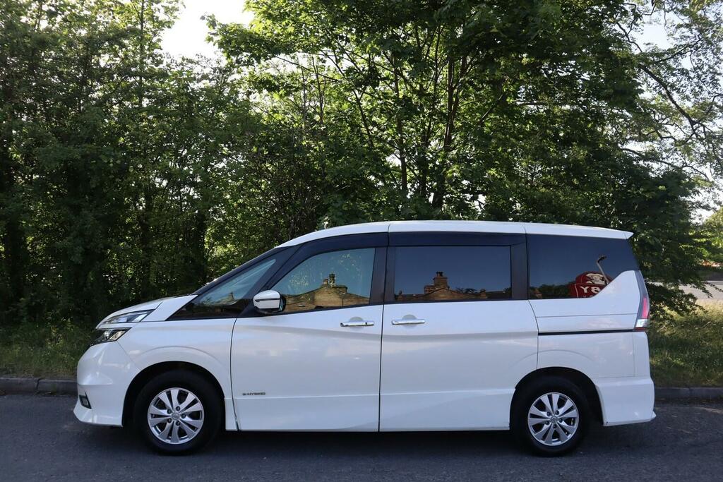 Nissan Serena 2.0 S-hybrid Highway Star V Selction II 8S White #6