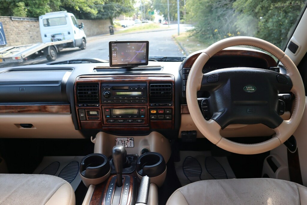 Land Rover Discovery Metropolis Black #14