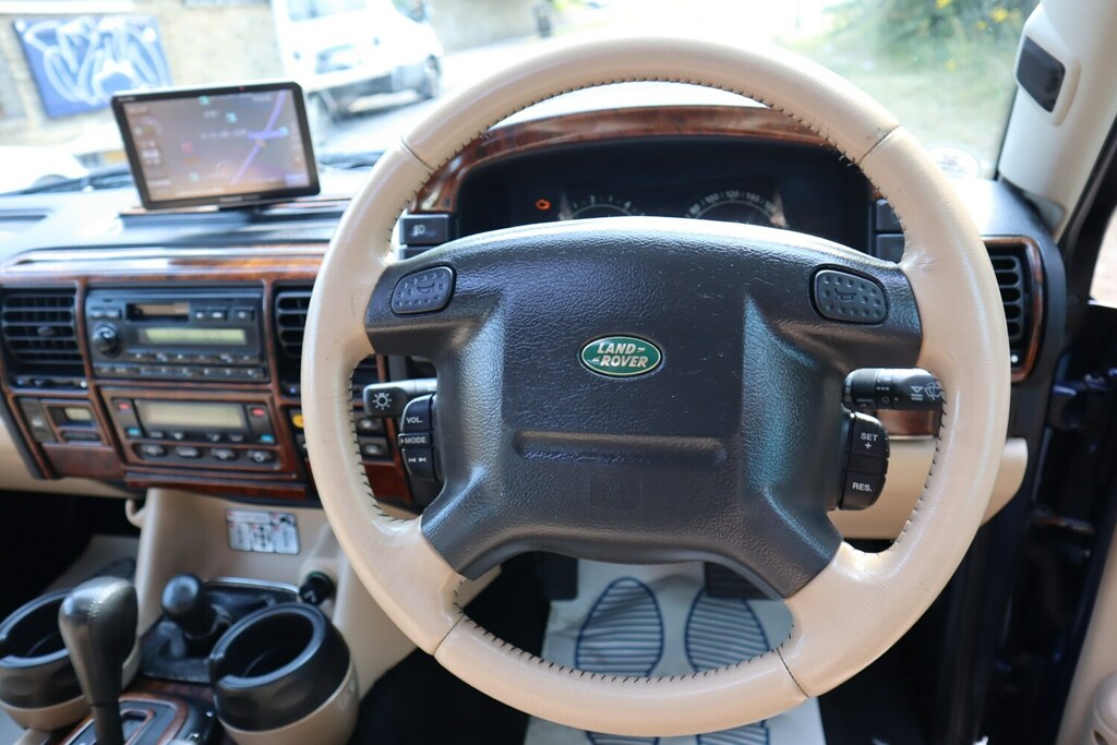 Land Rover Discovery Metropolis Black #15