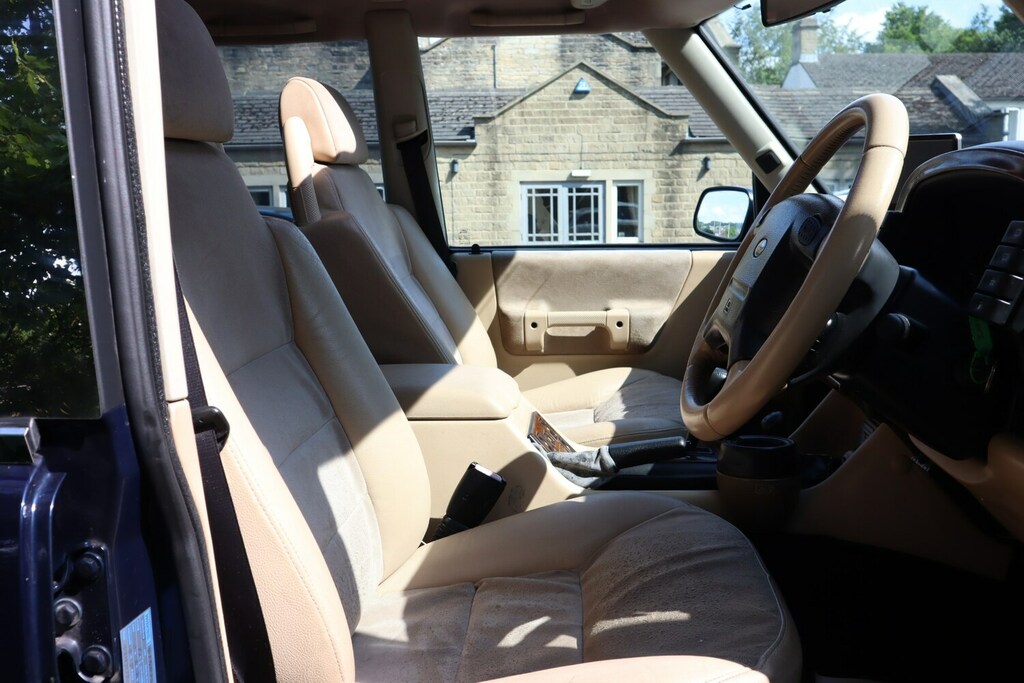 Land Rover Discovery Metropolis Black #9