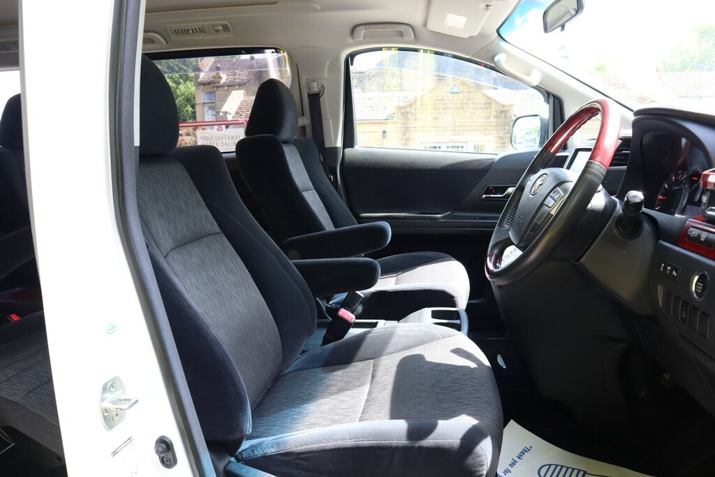 Toyota Alphard 240X Fresh Import Carplay Bimta Cert 2.4 White #9