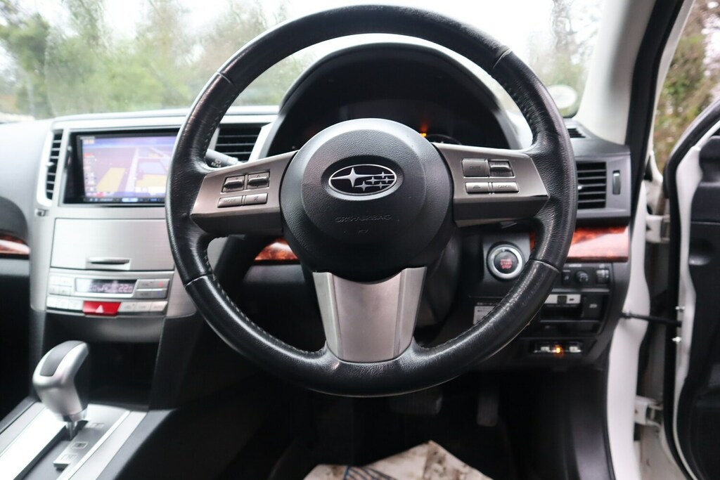 Subaru Legacy Se Red #15