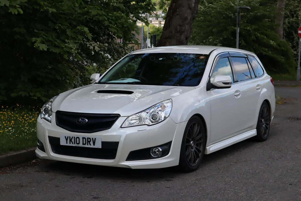Subaru Legacy Se Red #7