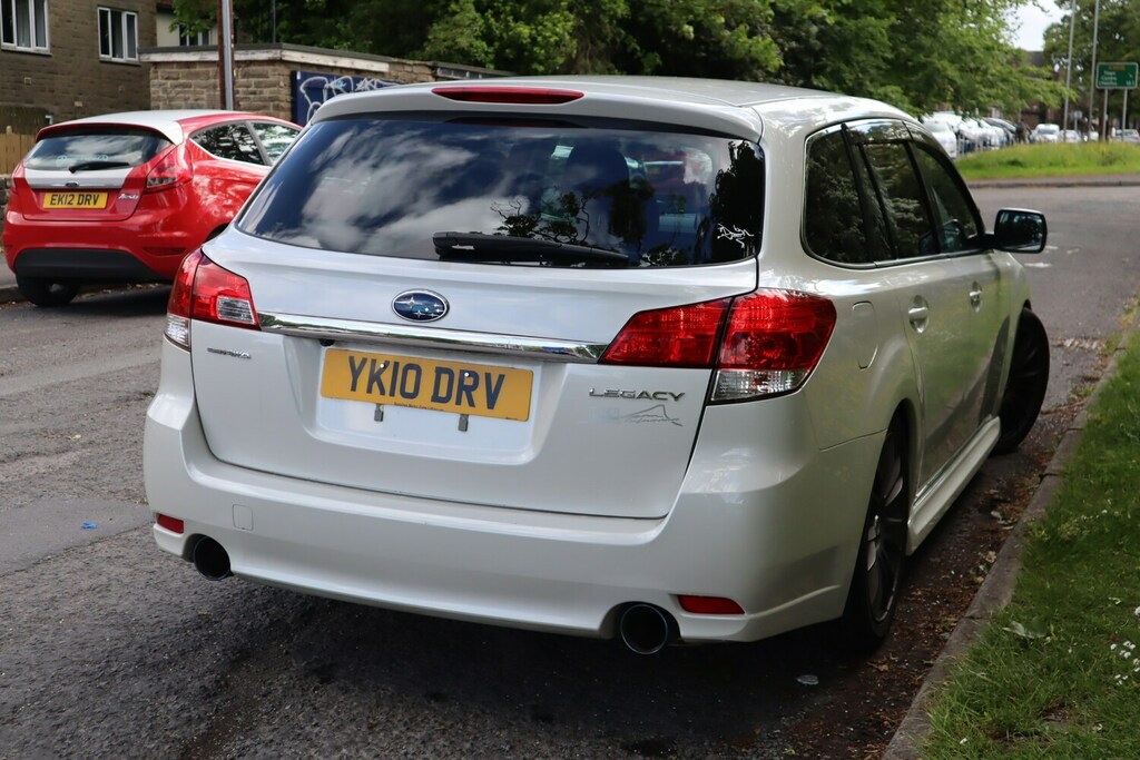 Subaru Legacy Se Red #27