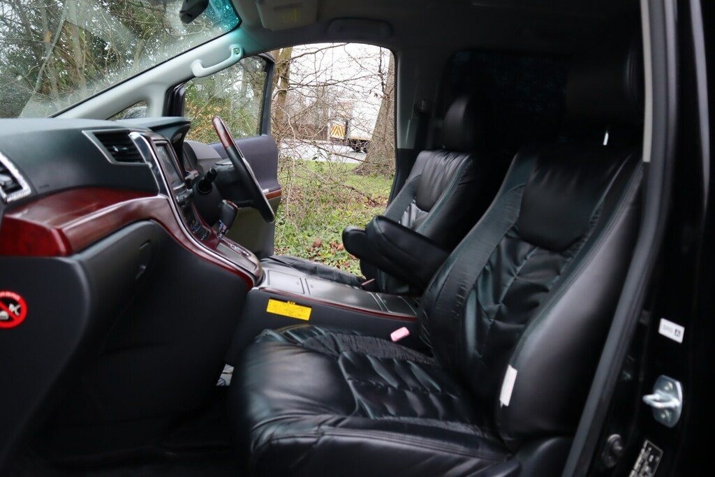Toyota Vellfire 2.4 Auto 5d Black #12