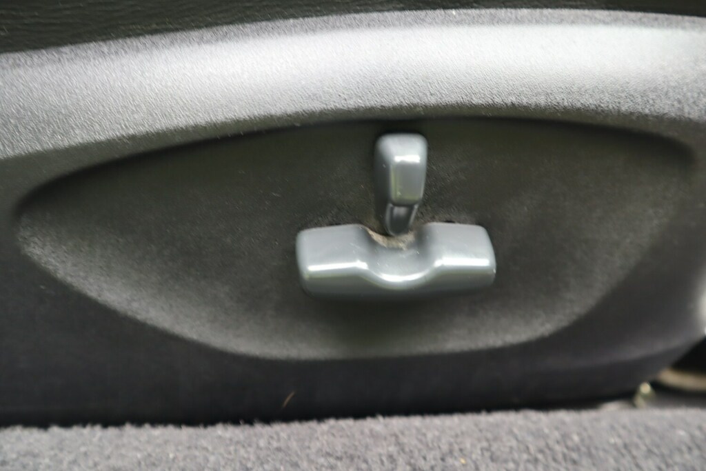 Subaru Legacy R Grey #20