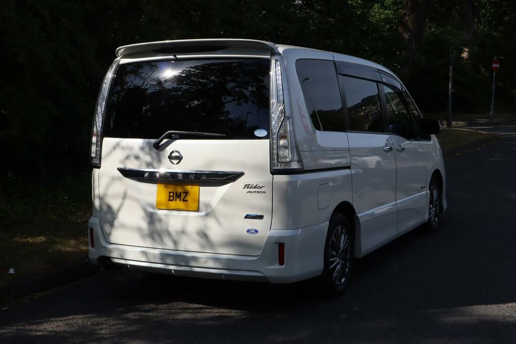 Nissan Serena 2.0 S-hybrid Autec Rider 8S White #3