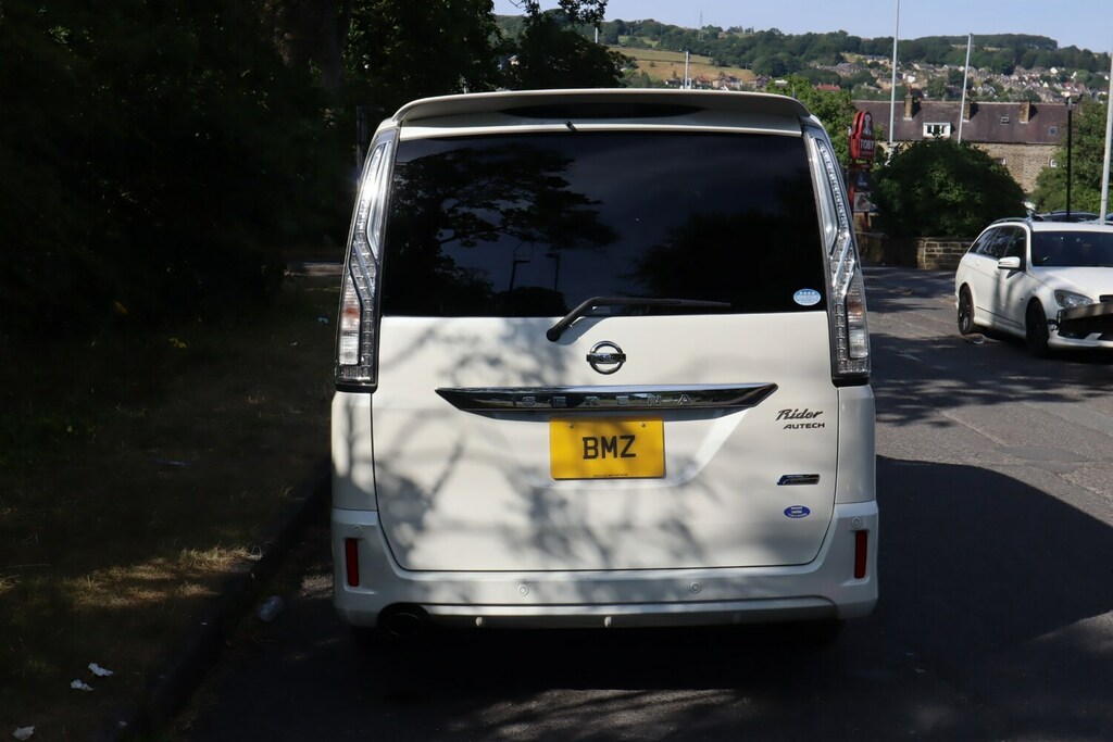 Nissan Serena 2.0 S-hybrid Autec Rider 8S White #4