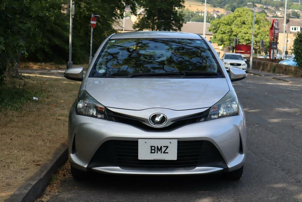 Toyota Yaris Hatchback White #8
