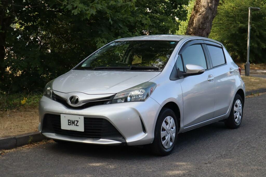 Toyota Yaris Hatchback White #7