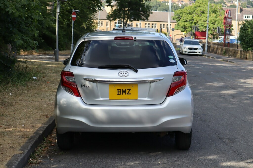Toyota Yaris Hatchback White #4
