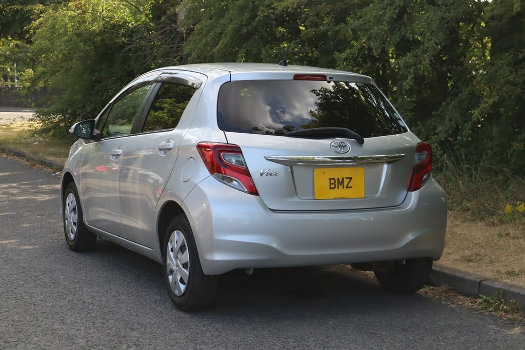 Toyota Yaris Hatchback White #5