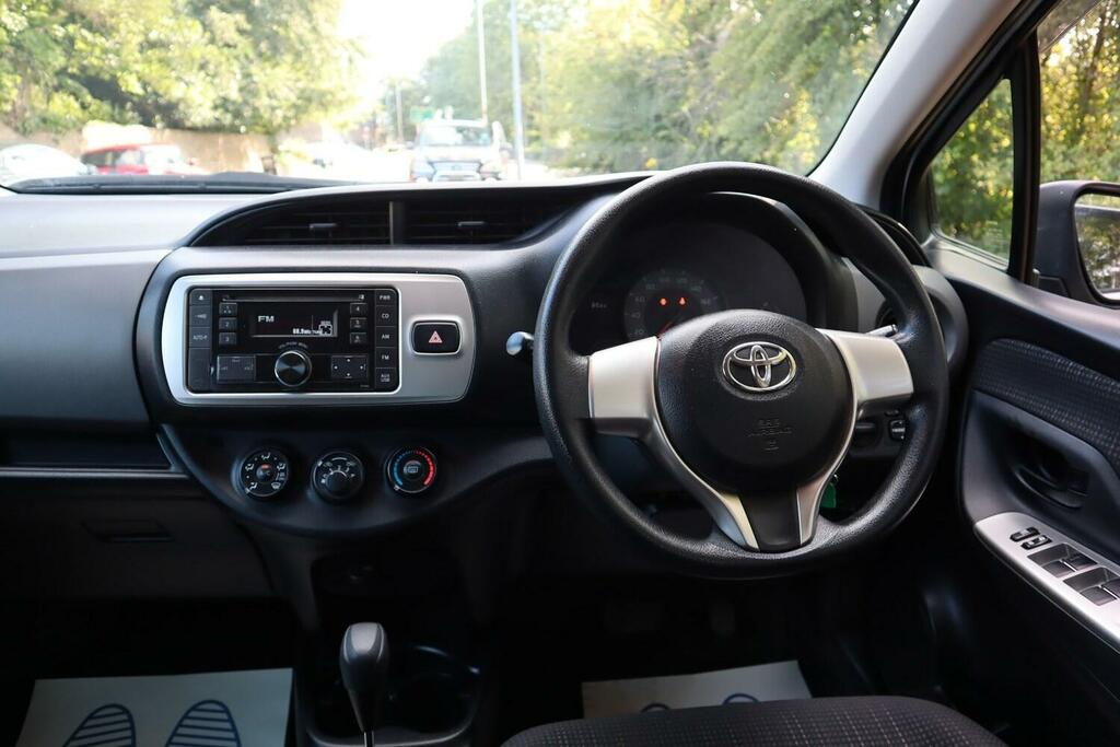 Toyota Yaris Hatchback White #14