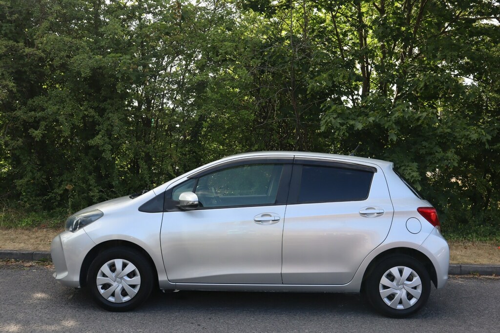 Toyota Yaris Hatchback White #6