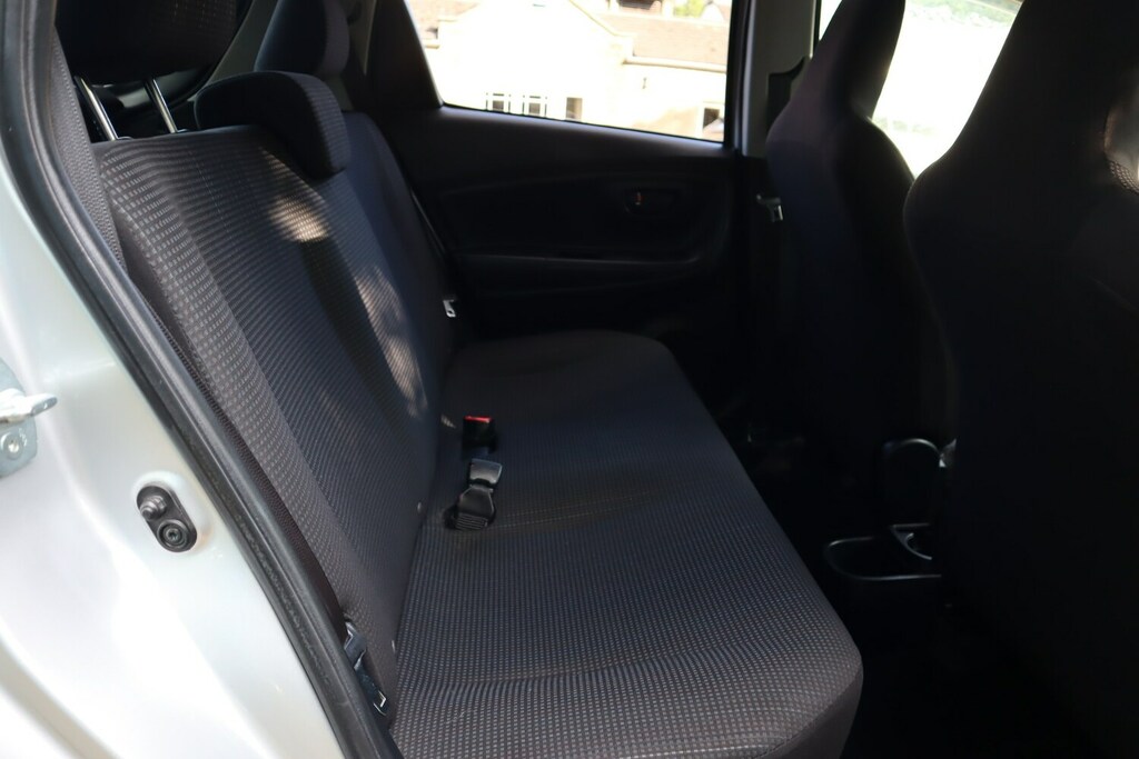Toyota Yaris Hatchback White #10